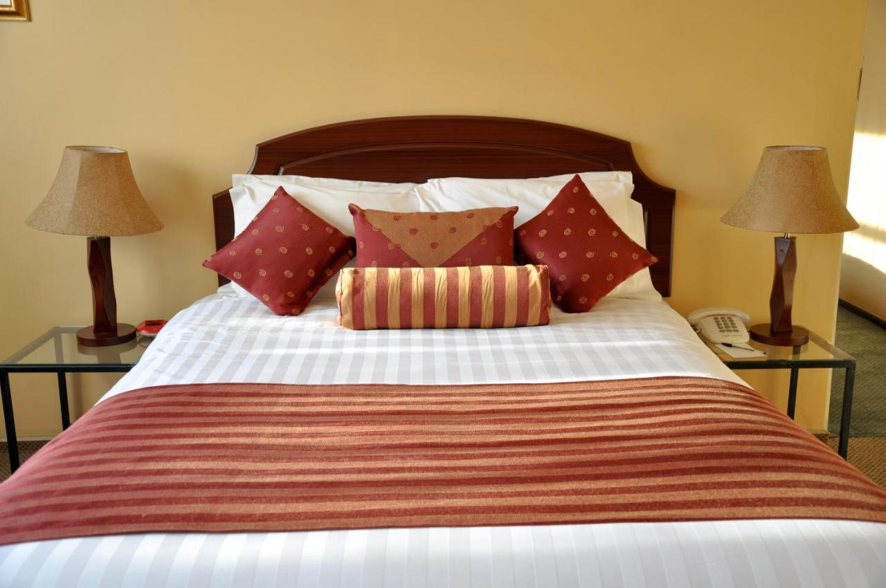 Crossroads Hotel Лілонґве Екстер'єр фото